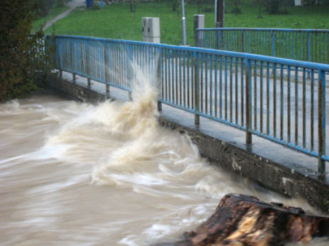 POPLAVE, NA POMOČ!