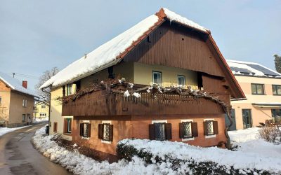 ŽMAJDOVA HIŠA V STOBU, ARHITEKTURNI BISER SREDI DOMŽAL